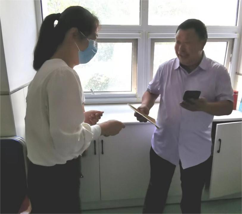 真情慰問暖人心，擇立集團(tuán)探望員工住院家屬